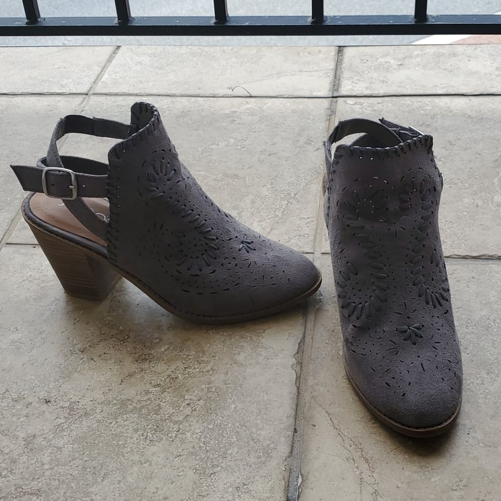 Boots - Picture 2 of 6